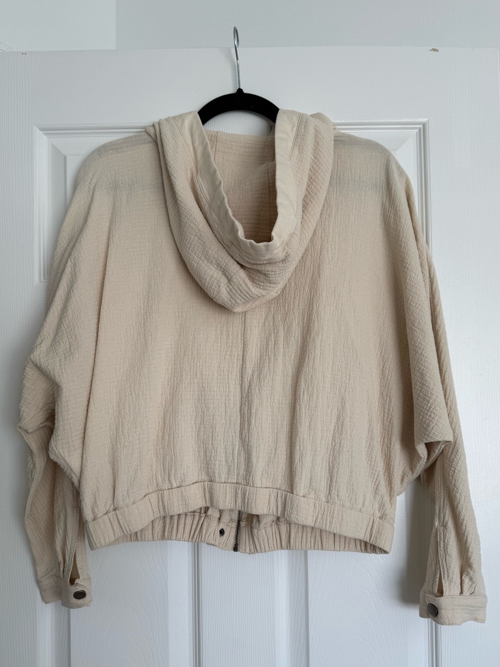 Le Lis Collection Cream Textured Bomber - Picture 2 of 4